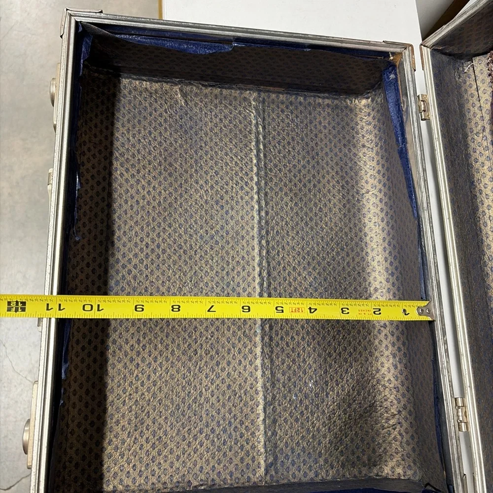 Vintage Style Blue and Cream Small Suitcase - Picture 7 of 9